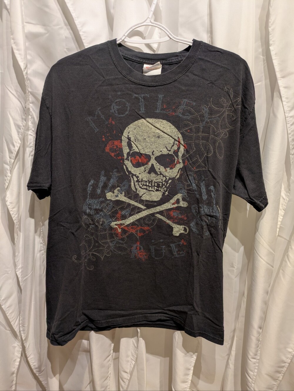 17 Vintage Mötley Crüe Skull Crossbones Band T-Shirt Hanes Heavyweight Mens Larg